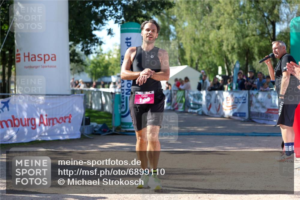 01.09.2024 - 17. Tribühne Triathlon Michael Strokosch http://msf.ph/oto/6899110 01.09.2024 10:49:13 Ziel 140, 156 meine-sportfotos.de