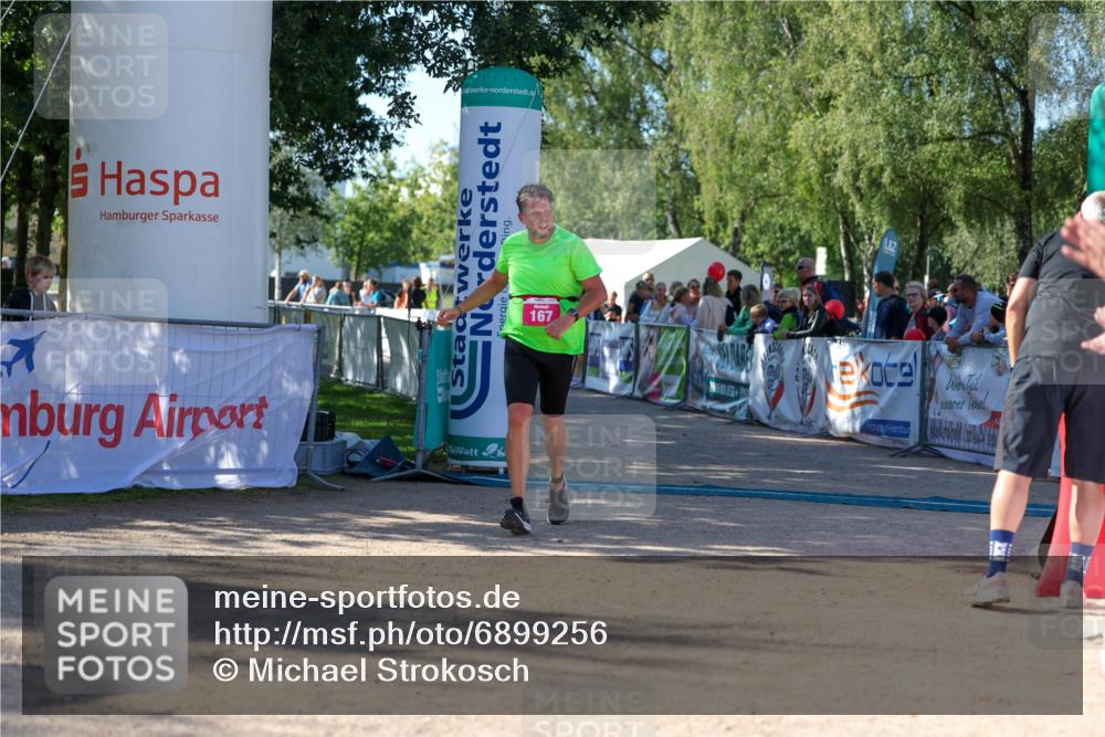 01.09.2024 - 17. Tribühne Triathlon Michael Strokosch http://msf.ph/oto/6899256 01.09.2024 10:50:27 Ziel 167 meine-sportfotos.de