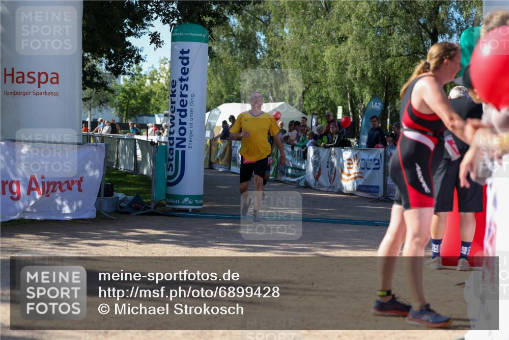 01.09.2024 - 17. Tribühne Triathlon Michael Strokosch http://msf.ph/oto/6899428 01.09.2024 10:51:45 Ziel 152, 1071 meine-sportfotos.de