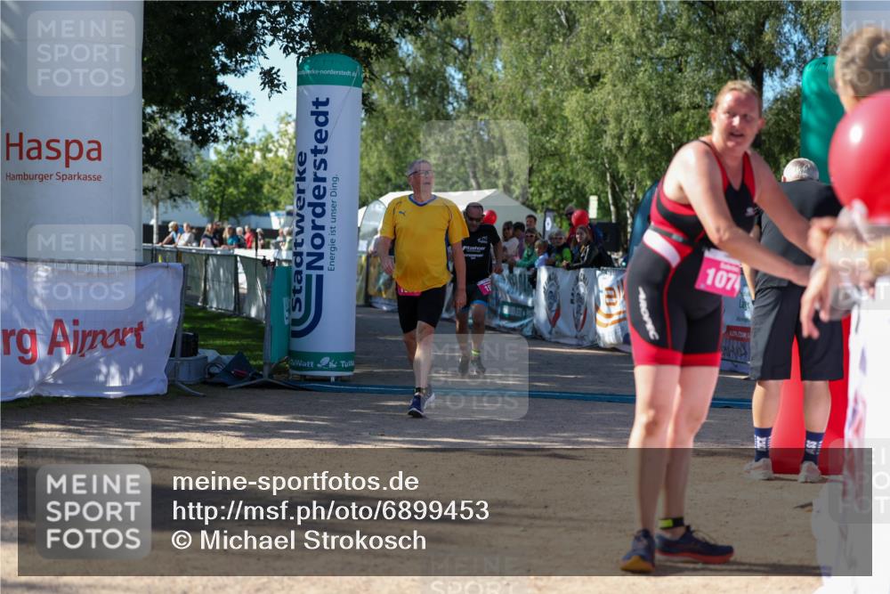 01.09.2024 - 17. Tribühne Triathlon Michael Strokosch http://msf.ph/oto/6899453 01.09.2024 10:51:46 Ziel 152, 1071 meine-sportfotos.de