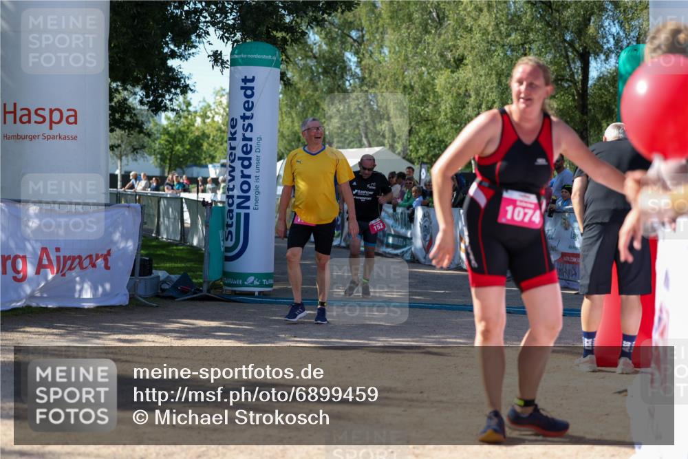 01.09.2024 - 17. Tribühne Triathlon Michael Strokosch http://msf.ph/oto/6899459 01.09.2024 10:51:46 Ziel 152, 1071 meine-sportfotos.de