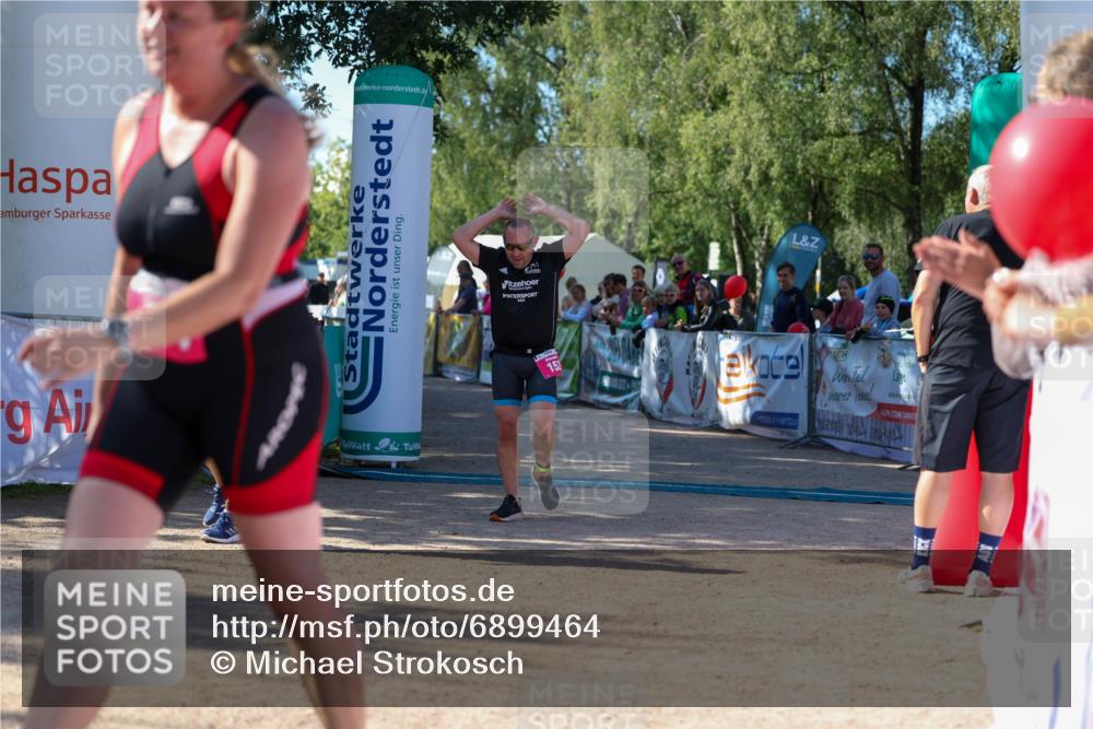 01.09.2024 - 17. Tribühne Triathlon Michael Strokosch http://msf.ph/oto/6899464 01.09.2024 10:51:49 Ziel 152, 1071 meine-sportfotos.de