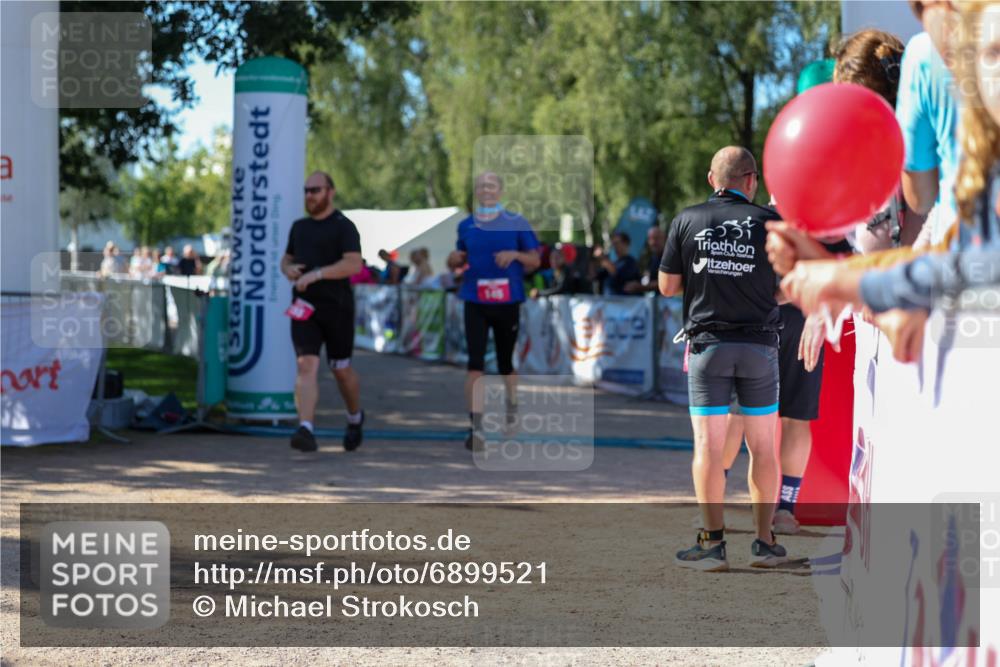 01.09.2024 - 17. Tribühne Triathlon Michael Strokosch http://msf.ph/oto/6899521 01.09.2024 10:52:46 Ziel 145, 155 meine-sportfotos.de