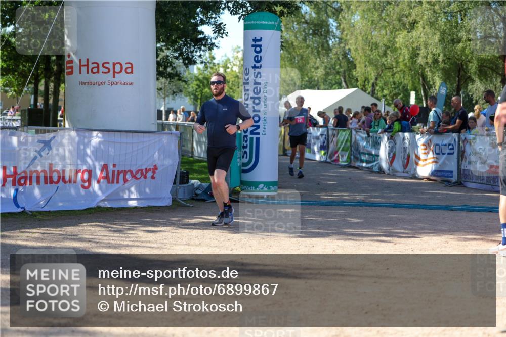 01.09.2024 - 17. Tribühne Triathlon Michael Strokosch http://msf.ph/oto/6899867 01.09.2024 10:54:44 Ziel 141, 1064 meine-sportfotos.de