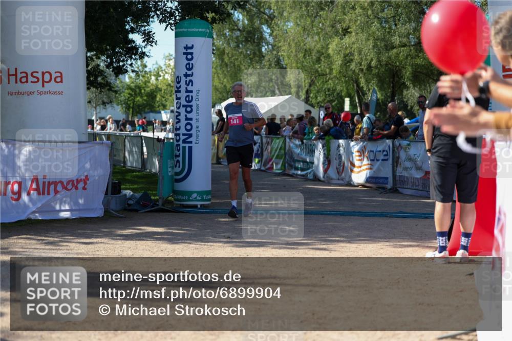 01.09.2024 - 17. Tribühne Triathlon Michael Strokosch http://msf.ph/oto/6899904 01.09.2024 10:54:47 Ziel 141, 1064 meine-sportfotos.de