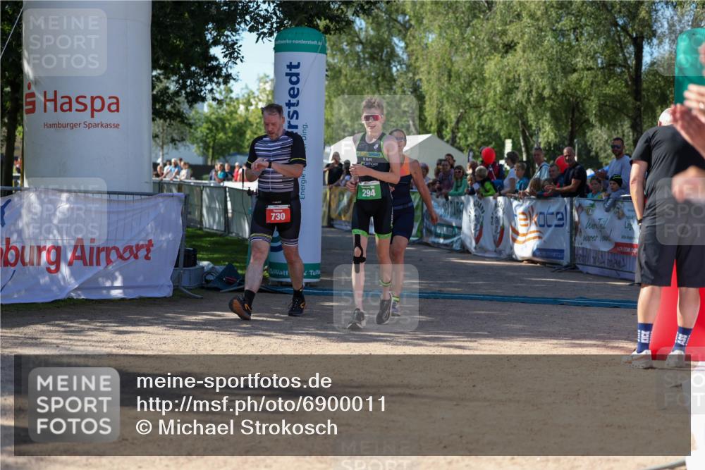 01.09.2024 - 17. Tribühne Triathlon Michael Strokosch http://msf.ph/oto/6900011 01.09.2024 10:55:19 Ziel 149, 294, 730 meine-sportfotos.de