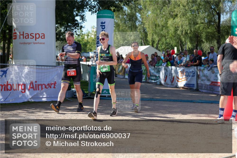 01.09.2024 - 17. Tribühne Triathlon Michael Strokosch http://msf.ph/oto/6900037 01.09.2024 10:55:20 Ziel 149, 294, 730 meine-sportfotos.de