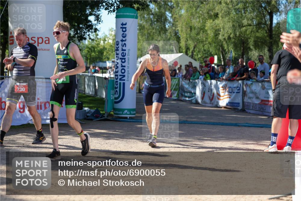 01.09.2024 - 17. Tribühne Triathlon Michael Strokosch http://msf.ph/oto/6900055 01.09.2024 10:55:21 Ziel 149, 294, 730 meine-sportfotos.de