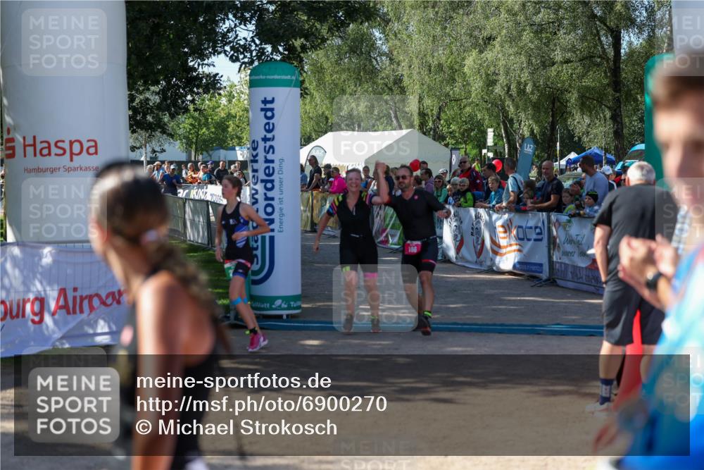 01.09.2024 - 17. Tribühne Triathlon Michael Strokosch http://msf.ph/oto/6900270 01.09.2024 10:56:00 Ziel 165, 166, 285 meine-sportfotos.de