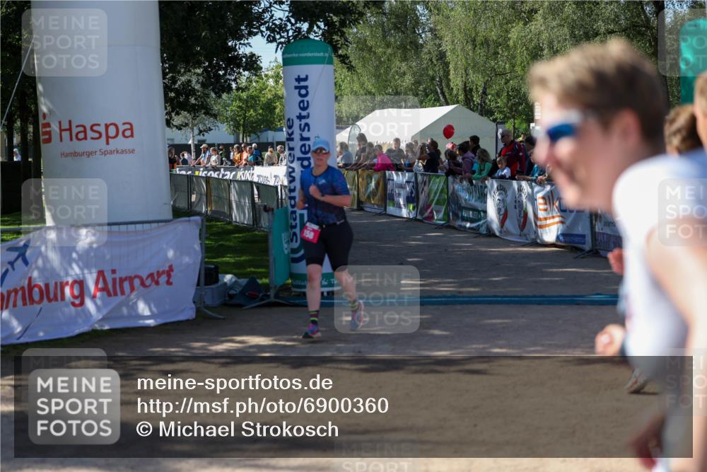 01.09.2024 - 17. Tribühne Triathlon Michael Strokosch http://msf.ph/oto/6900360 01.09.2024 10:56:09 Ziel 158, 247 meine-sportfotos.de