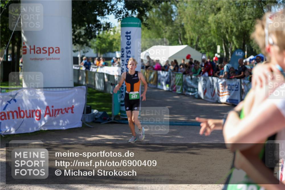 01.09.2024 - 17. Tribühne Triathlon Michael Strokosch http://msf.ph/oto/6900409 01.09.2024 10:56:17 Ziel 205, 247, 254 meine-sportfotos.de