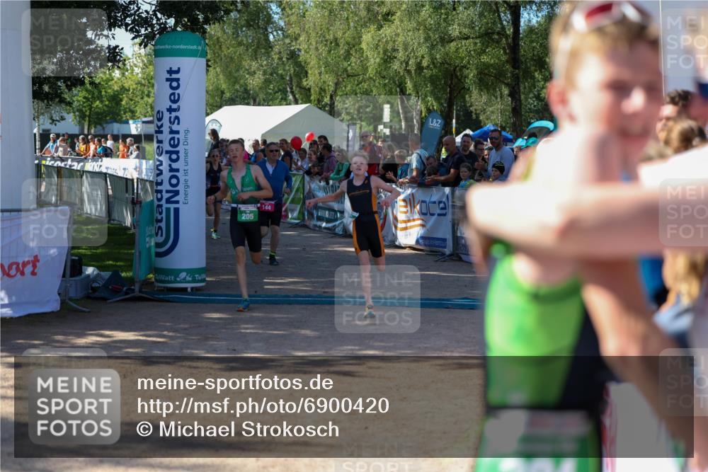 01.09.2024 - 17. Tribühne Triathlon Michael Strokosch http://msf.ph/oto/6900420 01.09.2024 10:56:23 Ziel 144, 205, 251, 254 meine-sportfotos.de