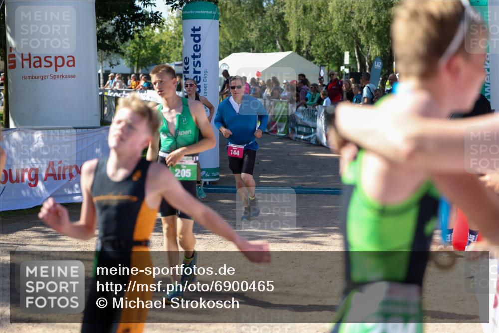 01.09.2024 - 17. Tribühne Triathlon Michael Strokosch http://msf.ph/oto/6900465 01.09.2024 10:56:26 Ziel 144, 205, 251, 254 meine-sportfotos.de