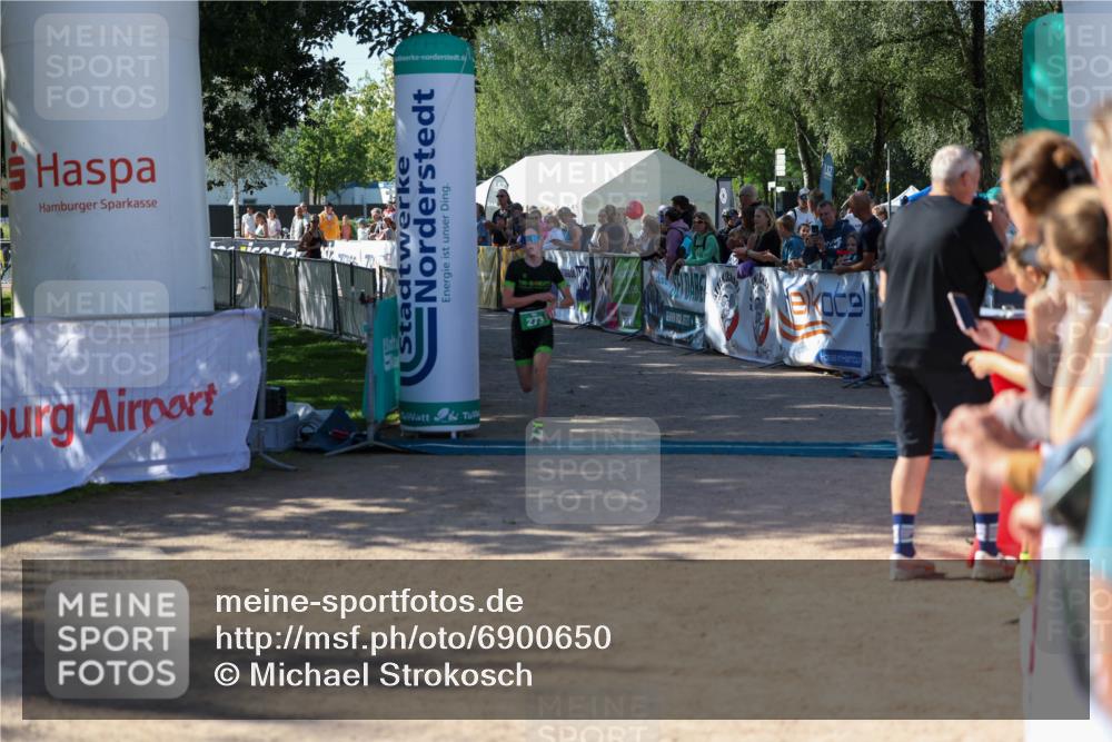 01.09.2024 - 17. Tribühne Triathlon Michael Strokosch http://msf.ph/oto/6900650 01.09.2024 10:57:35 Ziel 266, 273 meine-sportfotos.de