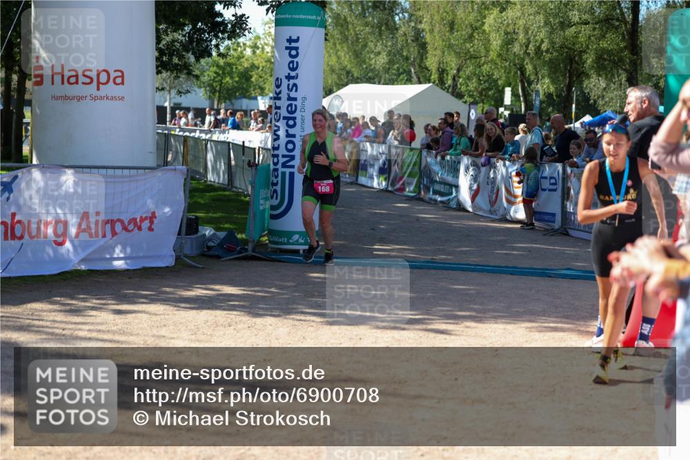 01.09.2024 - 17. Tribühne Triathlon Michael Strokosch http://msf.ph/oto/6900708 01.09.2024 10:57:48 Ziel 168, 272 meine-sportfotos.de