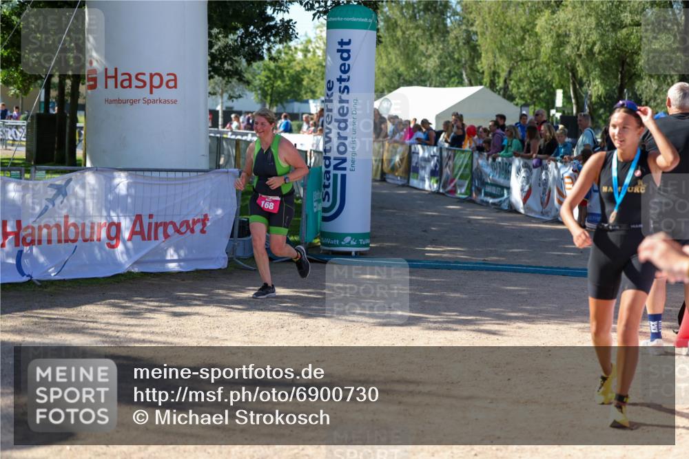 01.09.2024 - 17. Tribühne Triathlon Michael Strokosch http://msf.ph/oto/6900730 01.09.2024 10:57:49 Ziel 168, 272 meine-sportfotos.de