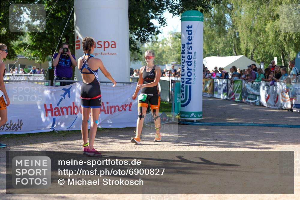 01.09.2024 - 17. Tribühne Triathlon Michael Strokosch http://msf.ph/oto/6900827 01.09.2024 10:58:21 Ziel 207, 268 meine-sportfotos.de