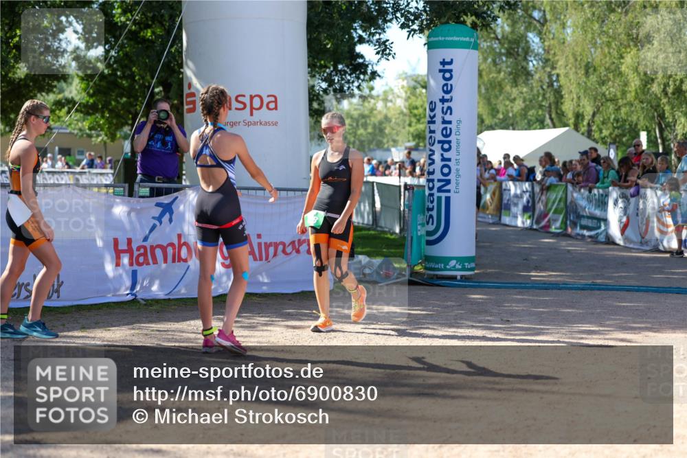 01.09.2024 - 17. Tribühne Triathlon Michael Strokosch http://msf.ph/oto/6900830 01.09.2024 10:58:22 Ziel 207, 268 meine-sportfotos.de