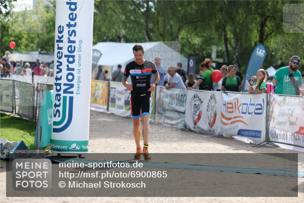 01.09.2024 - 17. Tribühne Triathlon Michael Strokosch http://msf.ph/oto/6900865 01.09.2024 15:43:58 Ziel 1337 meine-sportfotos.de
