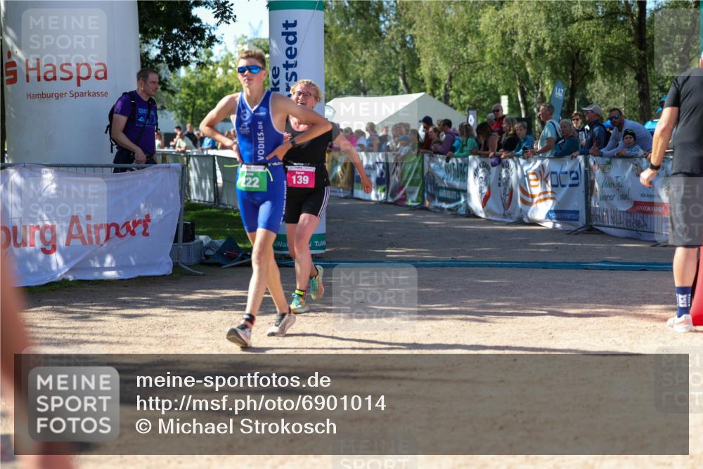 01.09.2024 - 17. Tribühne Triathlon Michael Strokosch http://msf.ph/oto/6901014 01.09.2024 10:58:37 Ziel 139, 222 meine-sportfotos.de