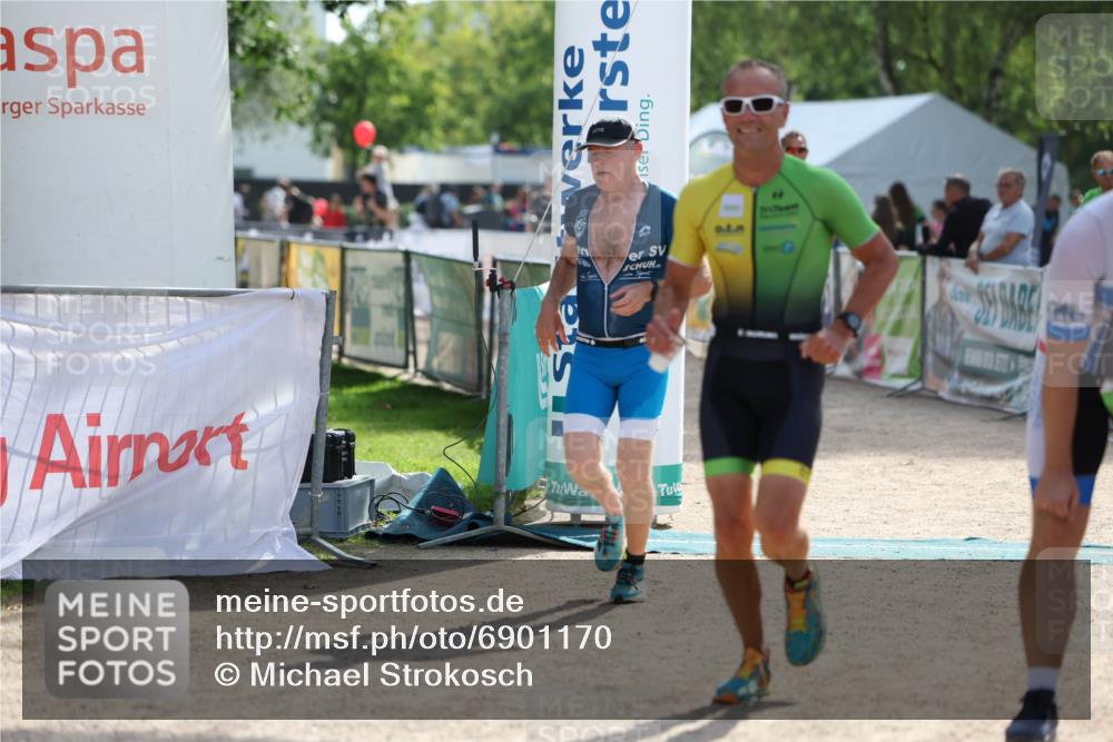 01.09.2024 - 17. Tribühne Triathlon Michael Strokosch http://msf.ph/oto/6901170 01.09.2024 15:45:18 Ziel 1320, 1350, 1393 meine-sportfotos.de