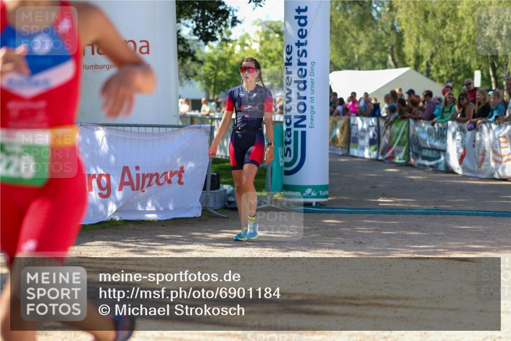 01.09.2024 - 17. Tribühne Triathlon Michael Strokosch http://msf.ph/oto/6901184 01.09.2024 10:58:57 Ziel 220, 278 meine-sportfotos.de