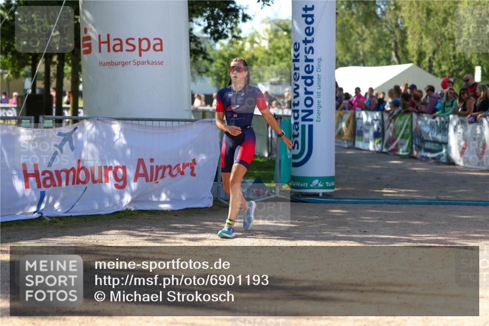 01.09.2024 - 17. Tribühne Triathlon Michael Strokosch http://msf.ph/oto/6901193 01.09.2024 10:58:57 Ziel 220, 278 meine-sportfotos.de