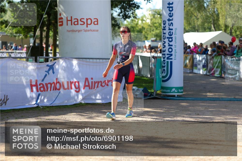 01.09.2024 - 17. Tribühne Triathlon Michael Strokosch http://msf.ph/oto/6901198 01.09.2024 10:58:57 Ziel 220, 278 meine-sportfotos.de