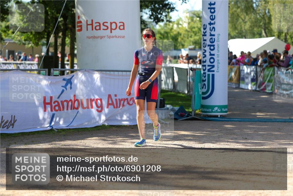 01.09.2024 - 17. Tribühne Triathlon Michael Strokosch http://msf.ph/oto/6901208 01.09.2024 10:58:58 Ziel 220, 278 meine-sportfotos.de