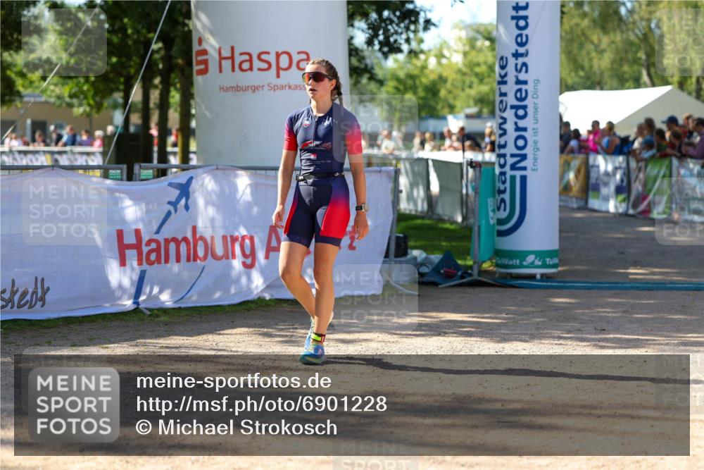 01.09.2024 - 17. Tribühne Triathlon Michael Strokosch http://msf.ph/oto/6901228 01.09.2024 10:58:58 Ziel 220, 278 meine-sportfotos.de