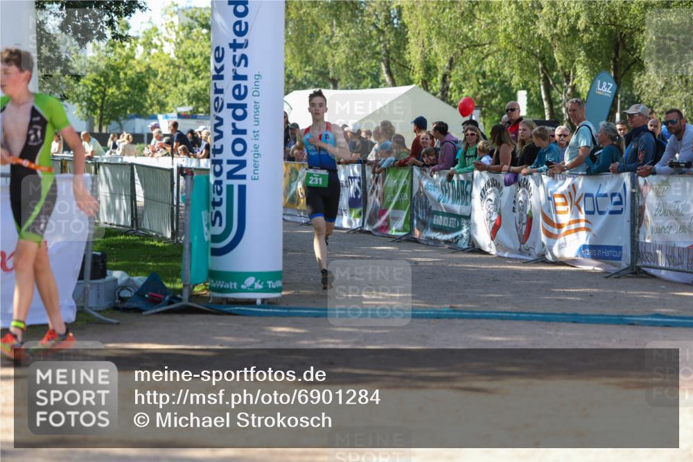 01.09.2024 - 17. Tribühne Triathlon Michael Strokosch http://msf.ph/oto/6901284 01.09.2024 10:59:09 Ziel 231, 274 meine-sportfotos.de