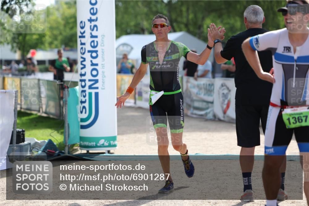 01.09.2024 - 17. Tribühne Triathlon Michael Strokosch http://msf.ph/oto/6901287 01.09.2024 15:45:22 Ziel 1320, 1350, 1395 meine-sportfotos.de