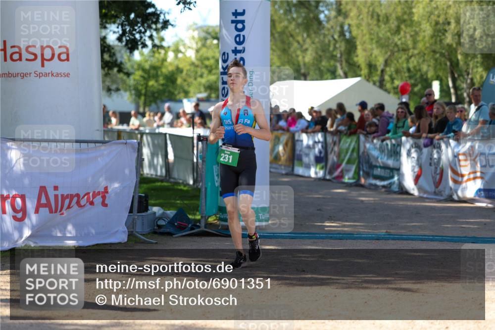01.09.2024 - 17. Tribühne Triathlon Michael Strokosch http://msf.ph/oto/6901351 01.09.2024 10:59:11 Ziel 231, 274, 304 meine-sportfotos.de