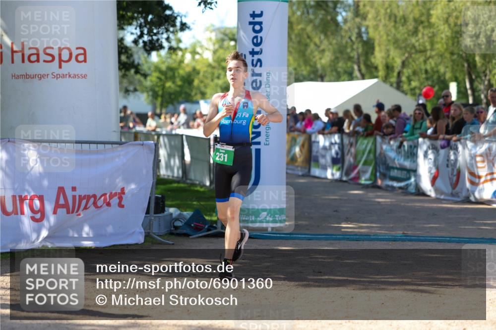 01.09.2024 - 17. Tribühne Triathlon Michael Strokosch http://msf.ph/oto/6901360 01.09.2024 10:59:11 Ziel 231, 274, 304 meine-sportfotos.de