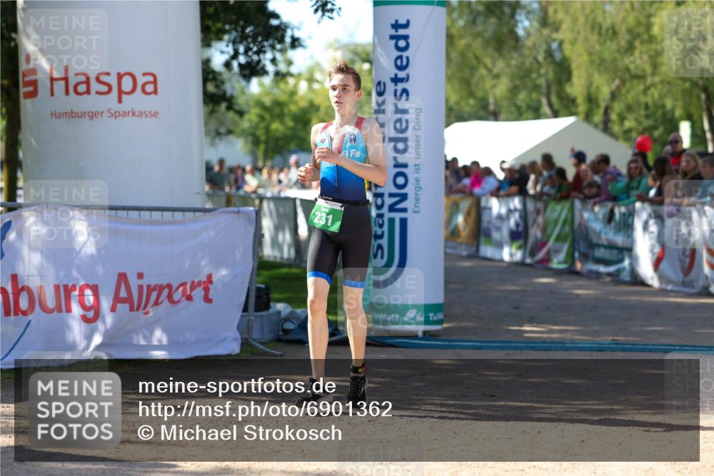 01.09.2024 - 17. Tribühne Triathlon Michael Strokosch http://msf.ph/oto/6901362 01.09.2024 10:59:11 Ziel 231, 274, 304 meine-sportfotos.de