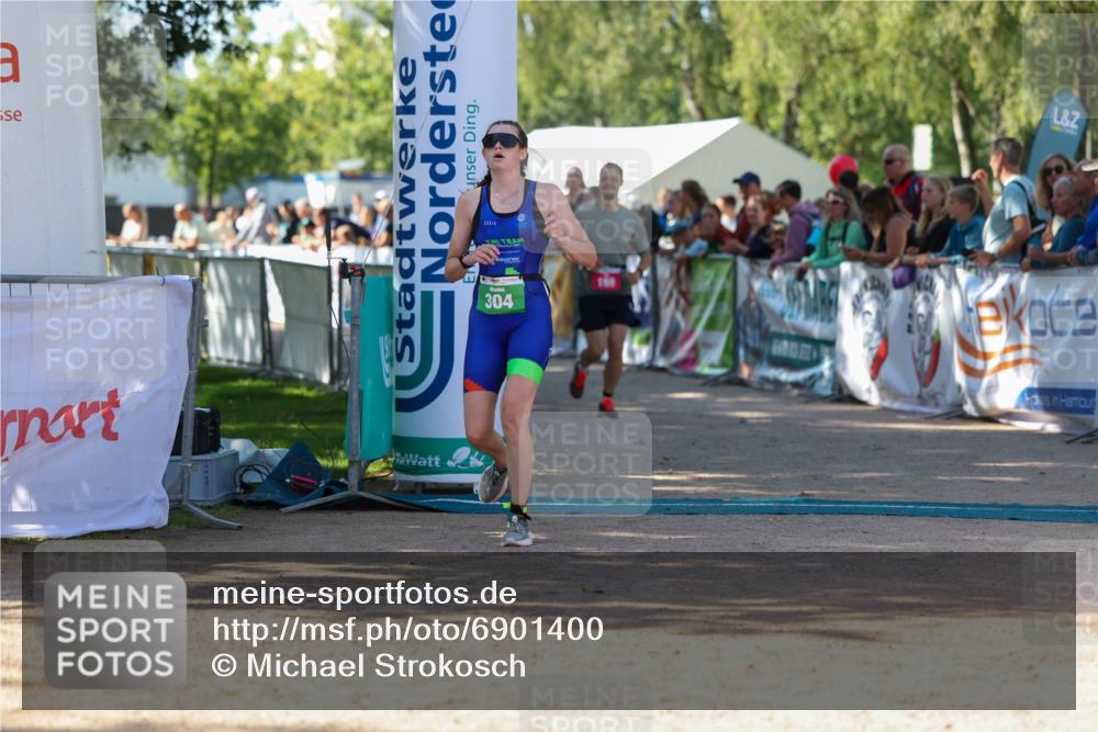 01.09.2024 - 17. Tribühne Triathlon Michael Strokosch http://msf.ph/oto/6901400 01.09.2024 10:59:18 Ziel 163, 169, 304 meine-sportfotos.de