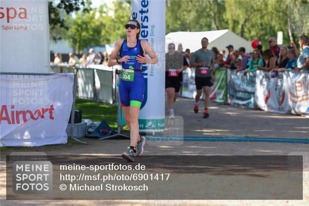 01.09.2024 - 17. Tribühne Triathlon Michael Strokosch http://msf.ph/oto/6901417 01.09.2024 10:59:19 Ziel 163, 169, 304 meine-sportfotos.de