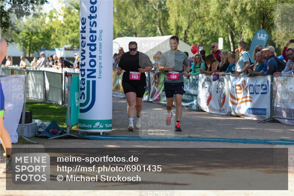 01.09.2024 - 17. Tribühne Triathlon Michael Strokosch http://msf.ph/oto/6901435 01.09.2024 10:59:20 Ziel 163, 169, 304 meine-sportfotos.de