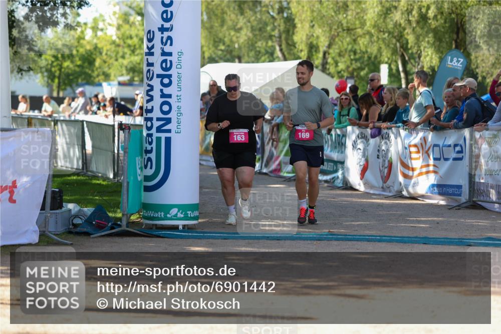 01.09.2024 - 17. Tribühne Triathlon Michael Strokosch http://msf.ph/oto/6901442 01.09.2024 10:59:21 Ziel 163, 169, 304 meine-sportfotos.de