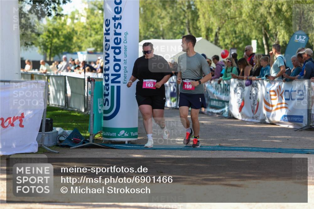 01.09.2024 - 17. Tribühne Triathlon Michael Strokosch http://msf.ph/oto/6901466 01.09.2024 10:59:21 Ziel 163, 169, 304 meine-sportfotos.de