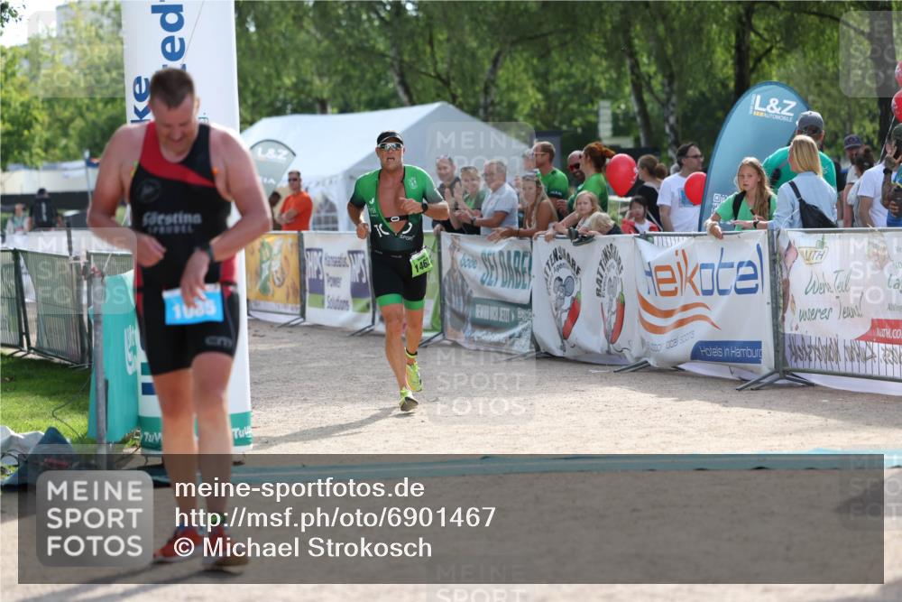 01.09.2024 - 17. Tribühne Triathlon Michael Strokosch http://msf.ph/oto/6901467 01.09.2024 15:48:59 Ziel 1085, 1462 meine-sportfotos.de