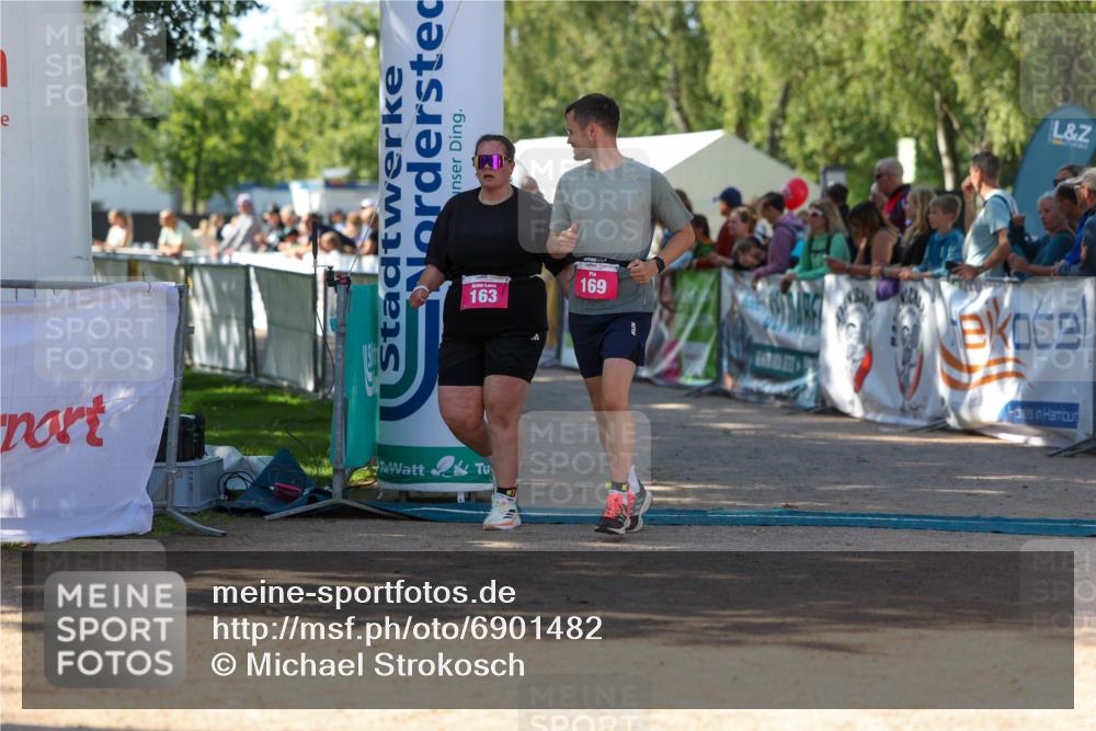 01.09.2024 - 17. Tribühne Triathlon Michael Strokosch http://msf.ph/oto/6901482 01.09.2024 10:59:22 Ziel 163, 169, 304 meine-sportfotos.de
