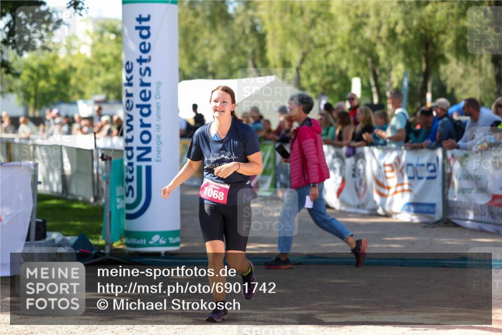 01.09.2024 - 17. Tribühne Triathlon Michael Strokosch http://msf.ph/oto/6901742 01.09.2024 10:59:53 Ziel 264, 1068 meine-sportfotos.de