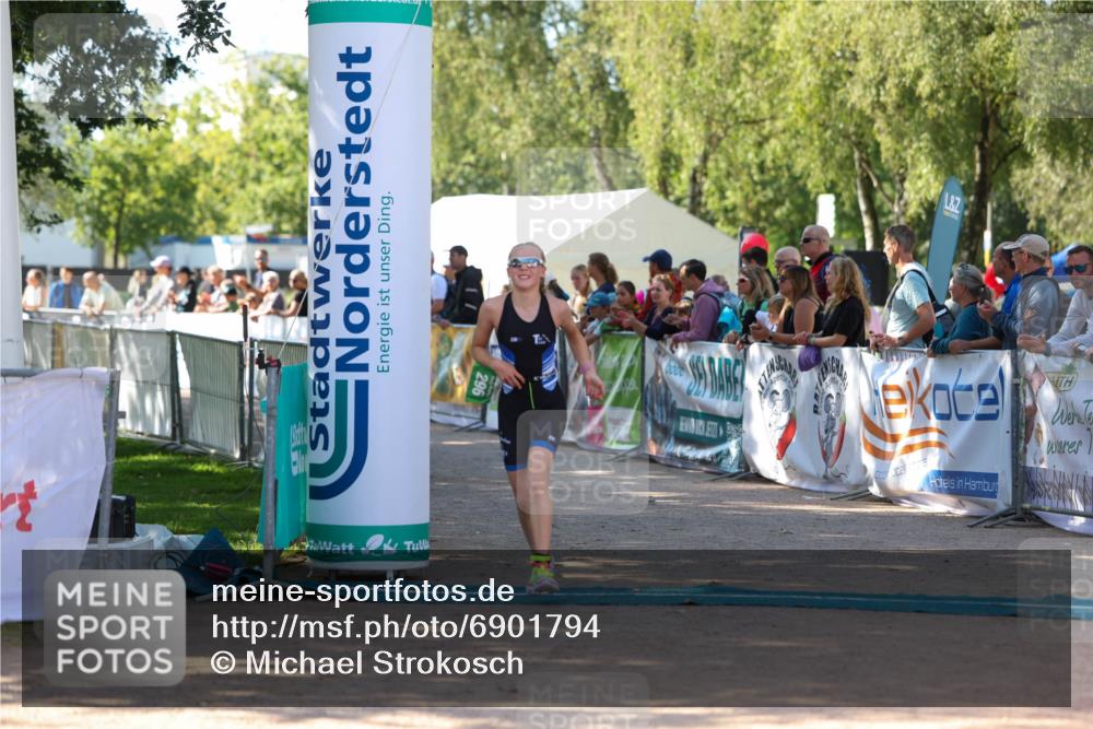 01.09.2024 - 17. Tribühne Triathlon Michael Strokosch http://msf.ph/oto/6901794 01.09.2024 11:00:14 Ziel 296, 302 meine-sportfotos.de