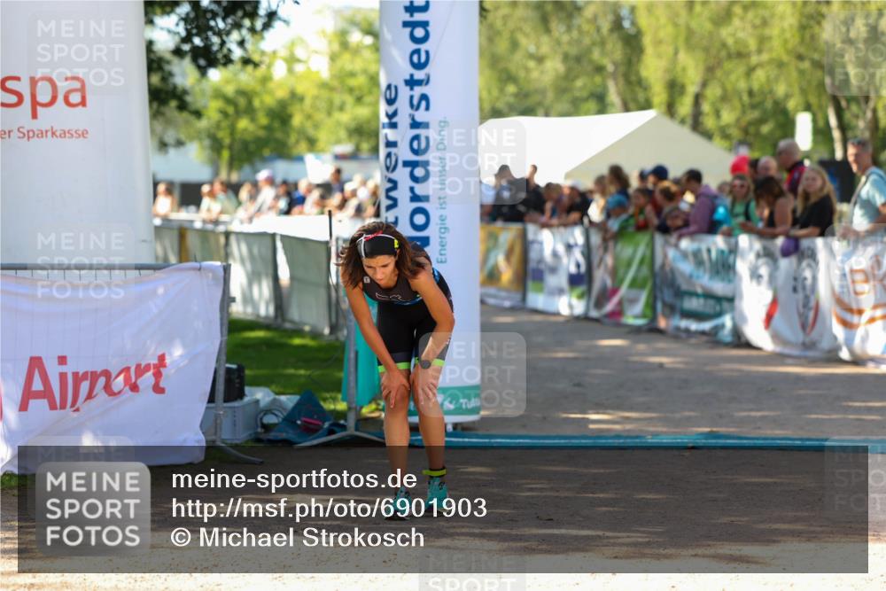 01.09.2024 - 17. Tribühne Triathlon Michael Strokosch http://msf.ph/oto/6901903 01.09.2024 11:00:19 Ziel 302 meine-sportfotos.de