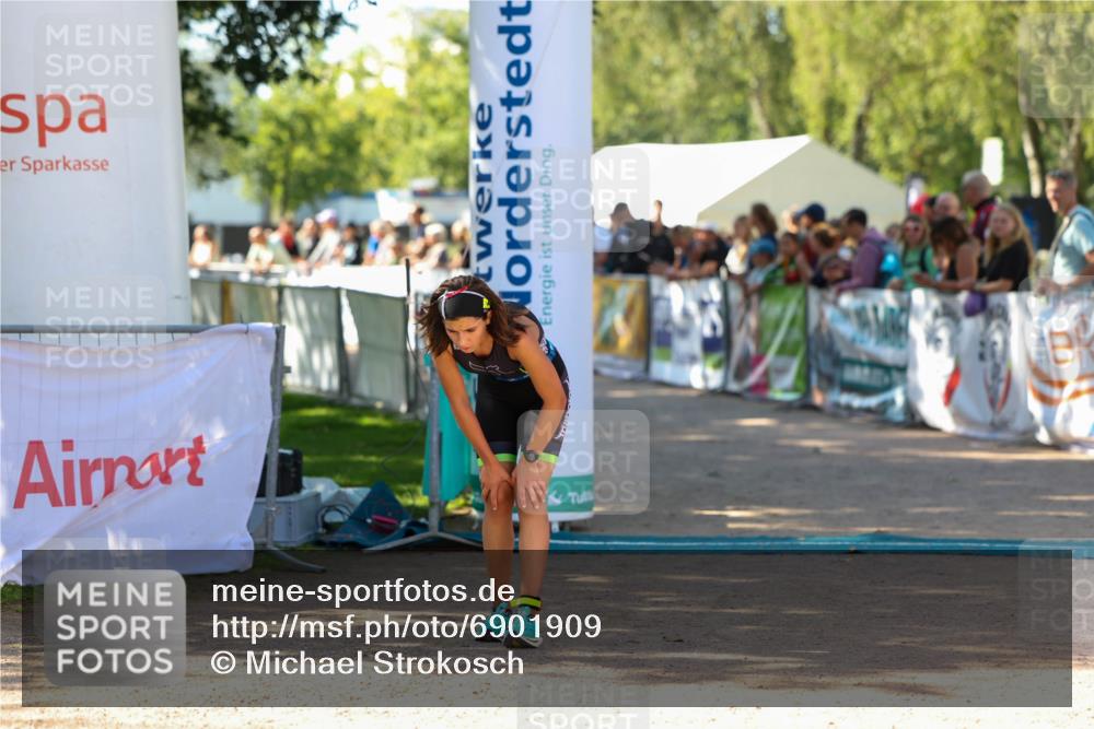 01.09.2024 - 17. Tribühne Triathlon Michael Strokosch http://msf.ph/oto/6901909 01.09.2024 11:00:20 Ziel 299, 302 meine-sportfotos.de
