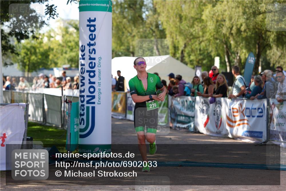 01.09.2024 - 17. Tribühne Triathlon Michael Strokosch http://msf.ph/oto/6902033 01.09.2024 11:00:42 Ziel 181, 270 meine-sportfotos.de