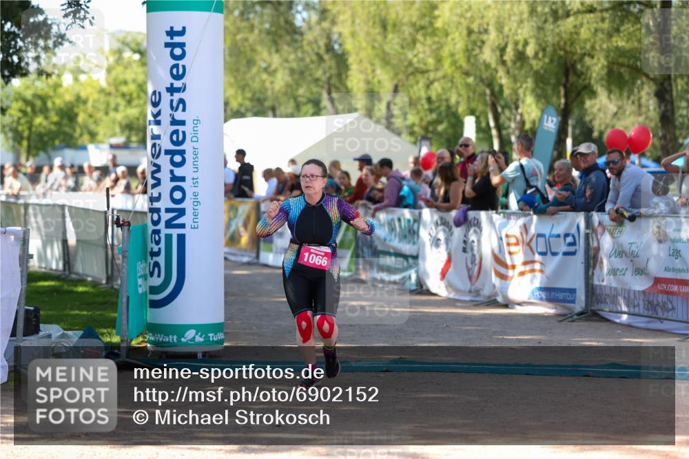 01.09.2024 - 17. Tribühne Triathlon Michael Strokosch http://msf.ph/oto/6902152 01.09.2024 11:00:52 Ziel 181, 1066 meine-sportfotos.de