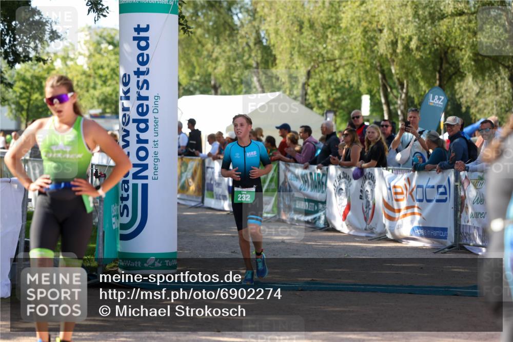 01.09.2024 - 17. Tribühne Triathlon Michael Strokosch http://msf.ph/oto/6902274 01.09.2024 11:01:18 Ziel 232, 277, 297 meine-sportfotos.de