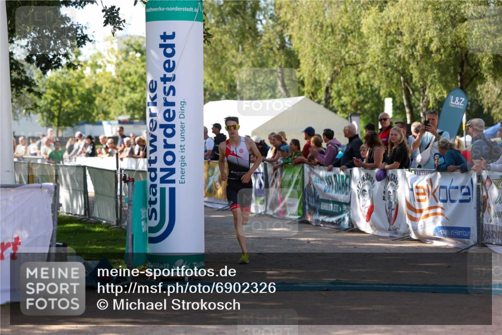 01.09.2024 - 17. Tribühne Triathlon Michael Strokosch http://msf.ph/oto/6902326 01.09.2024 11:01:22 Ziel 228, 232, 277 meine-sportfotos.de